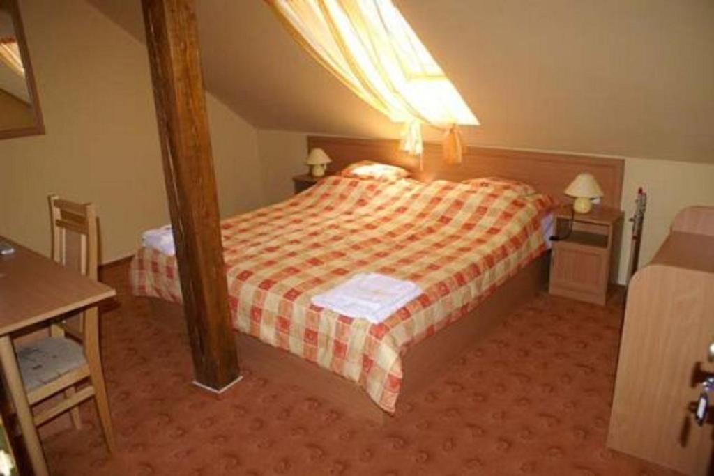 Hotel Turul Etterem Es Panzio Kaposvár Zewnętrze zdjęcie