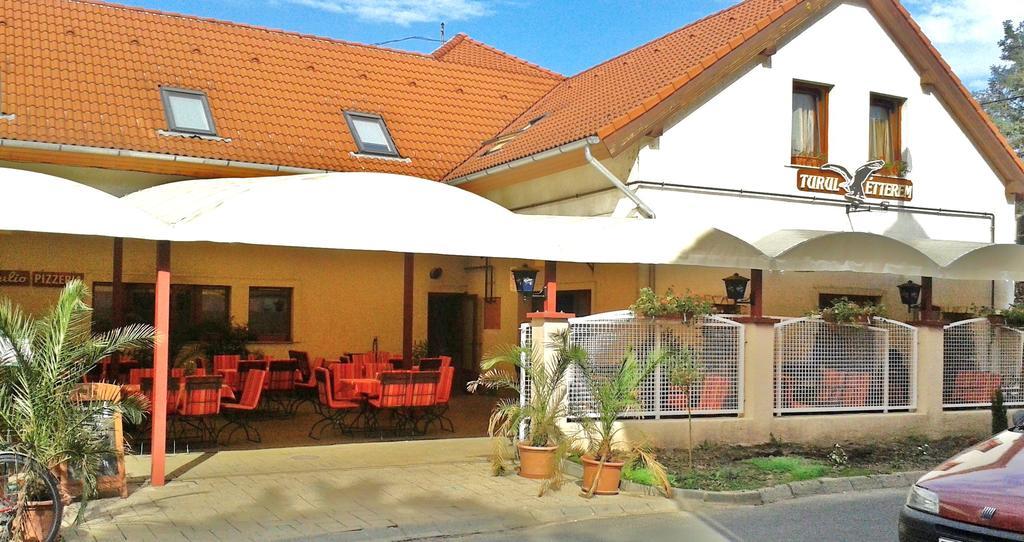 Hotel Turul Etterem Es Panzio Kaposvár Zewnętrze zdjęcie